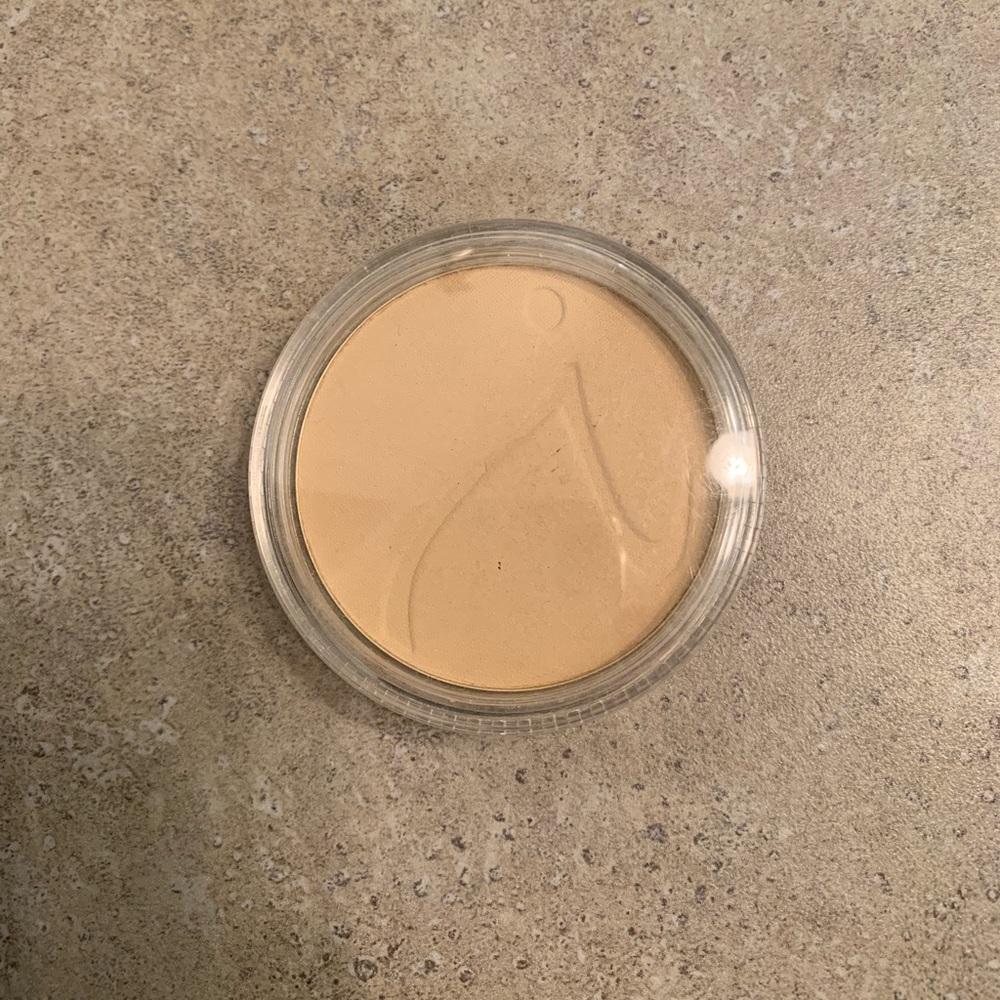 Jane Iredale mineral pressed foundation powder